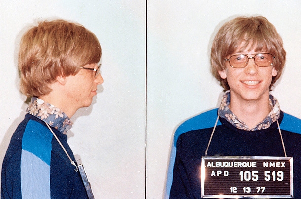 В 1977 Билл Гейтс был арестован в Нью-Мексико за превышение скорости