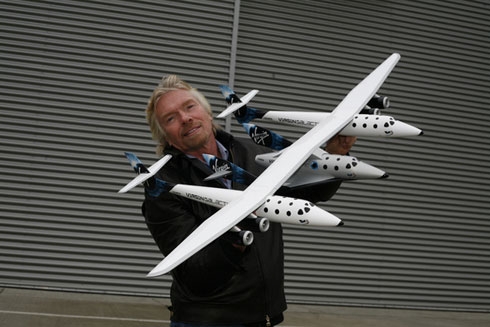   Virgin   (Richard Brenson)   -  ,       Virgin Galactic.         ,        (   Virgin Atlantic Airways).    -  Virgin Galactic      .  SpaceShipTwo     8  (   6 )      110 . ,            100 .